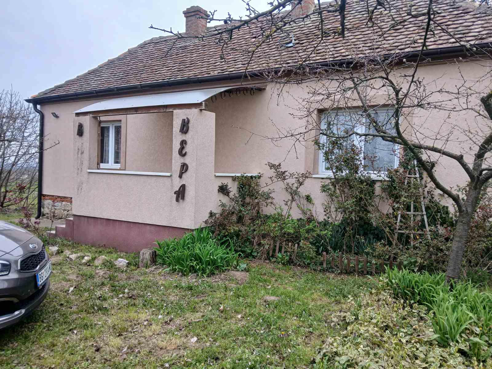 IMG-38e185d2be803c455c939beaca6a6e1a-V